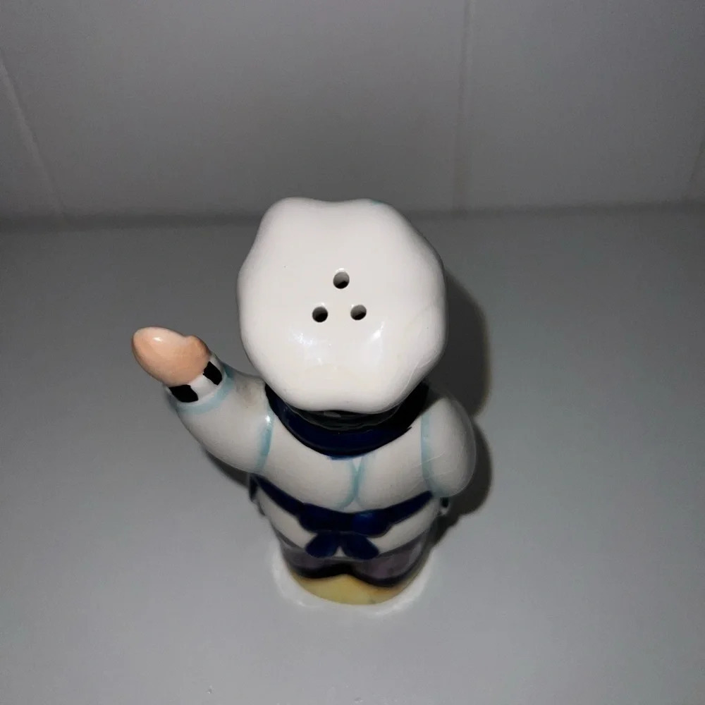 Chef Salt/Pepper Shaker - Picture 4 of 5